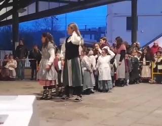 Bukalai Dantza Taldea eta Loatzo Musika Eskola, Olentzero eta Mari Domingiren harreran