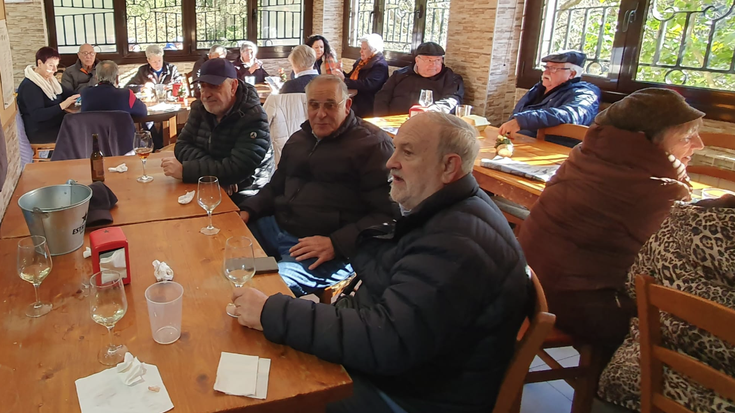 Urteko batzarra deitu du Olagain auzoko Santa Krutz elkarteak