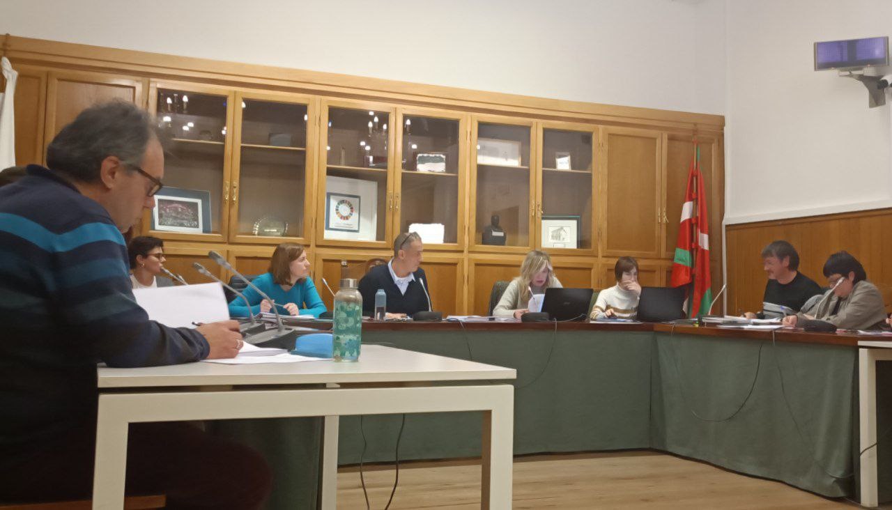 2024ko Udal aurrekontu proposamena aurrera atera da Urnietan, jeltzaleen eta sozialisten aldeko botoekin