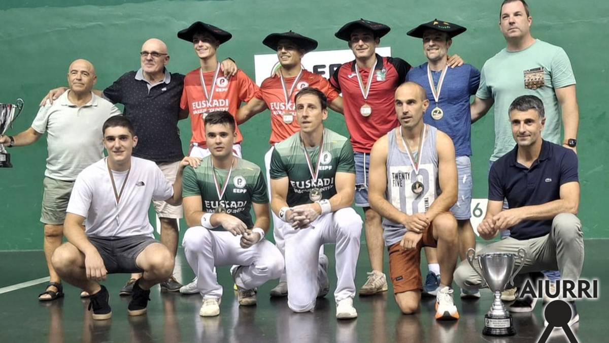 Euskal Herriko azpitxapeldun geratu da Andoaingo palako taldea