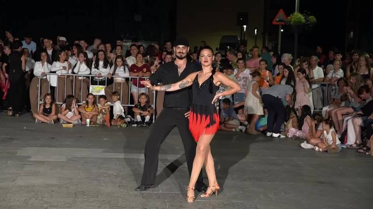 Bakartxo&Joseba dantza eskolako Marta eta Mikel irakasleen salsa saioa