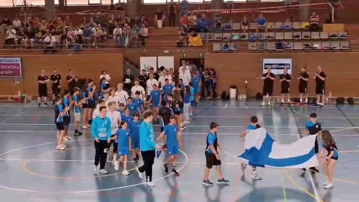 Finlandiako eta Euskal Selekzioko jokalarien agerpena, Allurraldeko kantxan