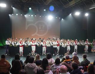 Ikusgai jarri dute Oinkariren “50 urte dantzan” ikuskizuna