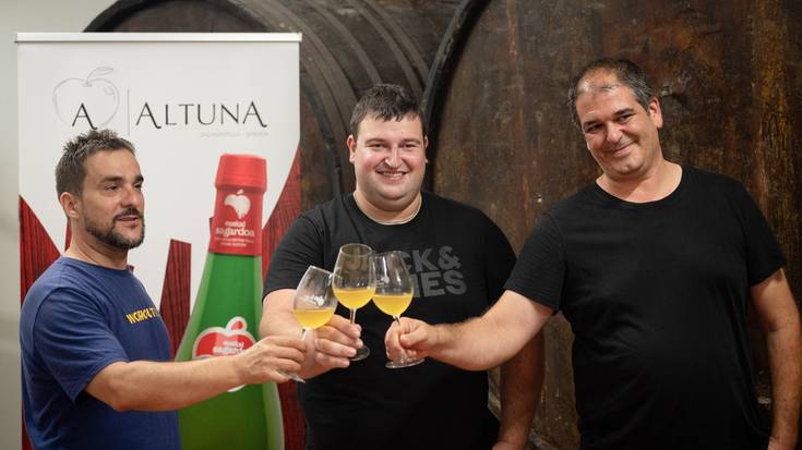 Ate irekiera jardunaldia Altuna sagardotegian