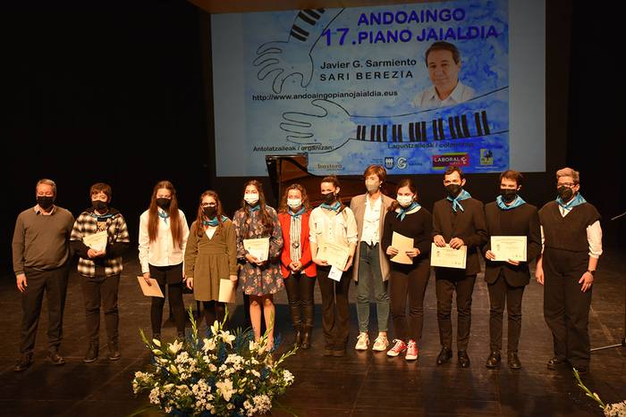 Andoaindarrak Javier G. Sarmiento Sari Berezian