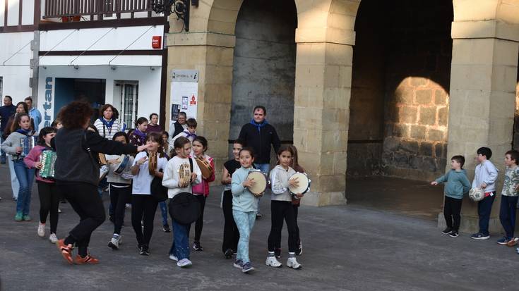 Kantujira eta bertso-pilota saioa