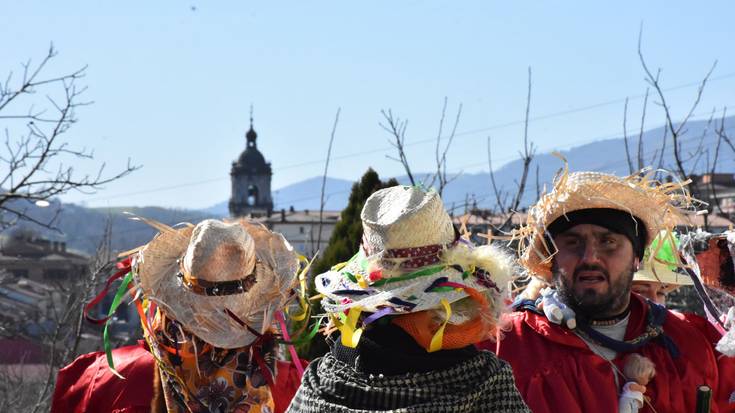 Inauterien etorrera iragarriko dute Puska-biltzaileek, Leizotz aldean