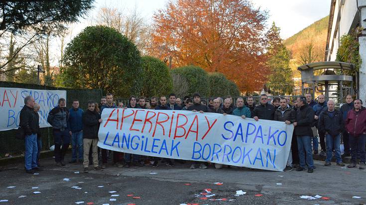 Lantegiak ateak ixten, bart gaueko dekretuaz geroztik