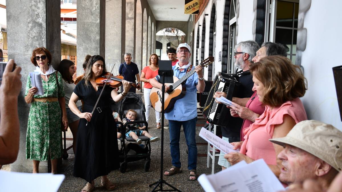 Goikoplaza ingurua girotu du Kantujirak