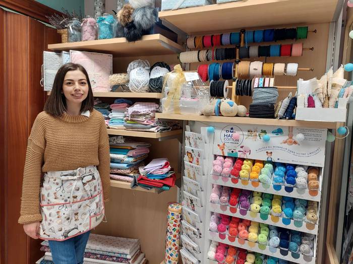"Gure beharra somatzen genuen, artila eta antzeko produktuak erosteko aukerarik ez zegoelako"