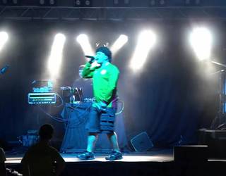 Xsakararen euskal euskal rap, hip-hop eta pop doinuak Etxeberrieta auzoan