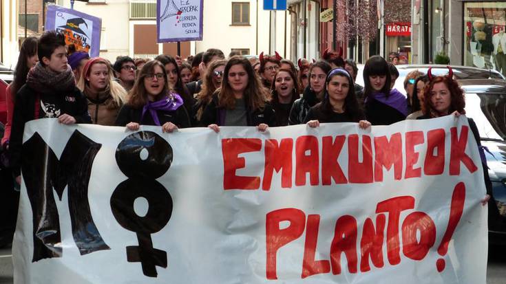 Mugimendu feministaren greba deialdia prestatzeko bilera Urigainen