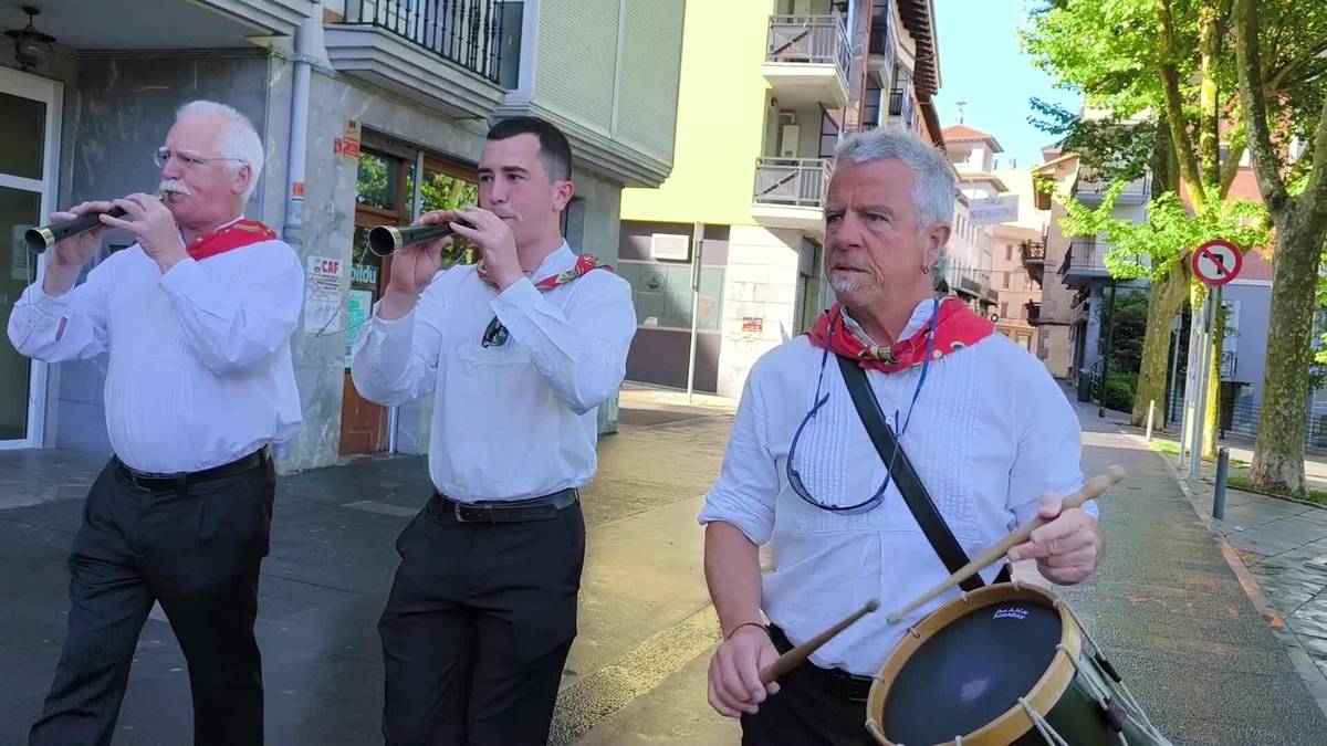 Dultzaineroak: datorren jai-giroaren iragarle goiztiarrak