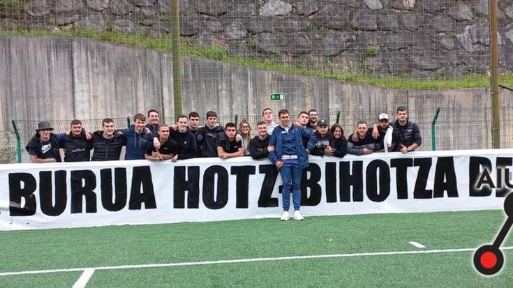 Yerai Martinek herrikideak izan ditu bidelagun, Cordobaren aurkako partidan
