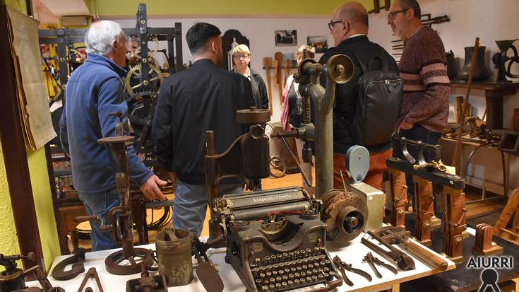 Ondare historiko anitza biltzen duen Gordeleku museoaren irekitze ekitaldia egin dute