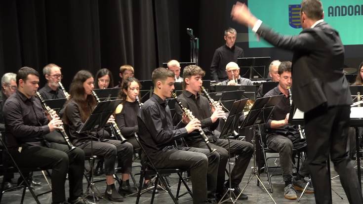 Udal Musika Bandaren kontzertua: "Singin´in the rain" (Nacio Herb Brown)