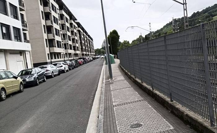 Lanak gauez egingo dituela ohartarazi du ADIFek