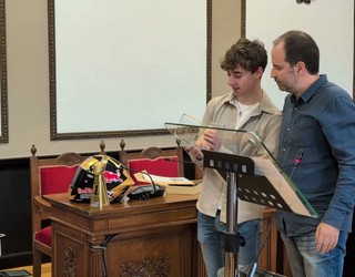Beñat Fernandez "Pelontxu"ri omenaldia: ekitaldi instituzionala udaletxean