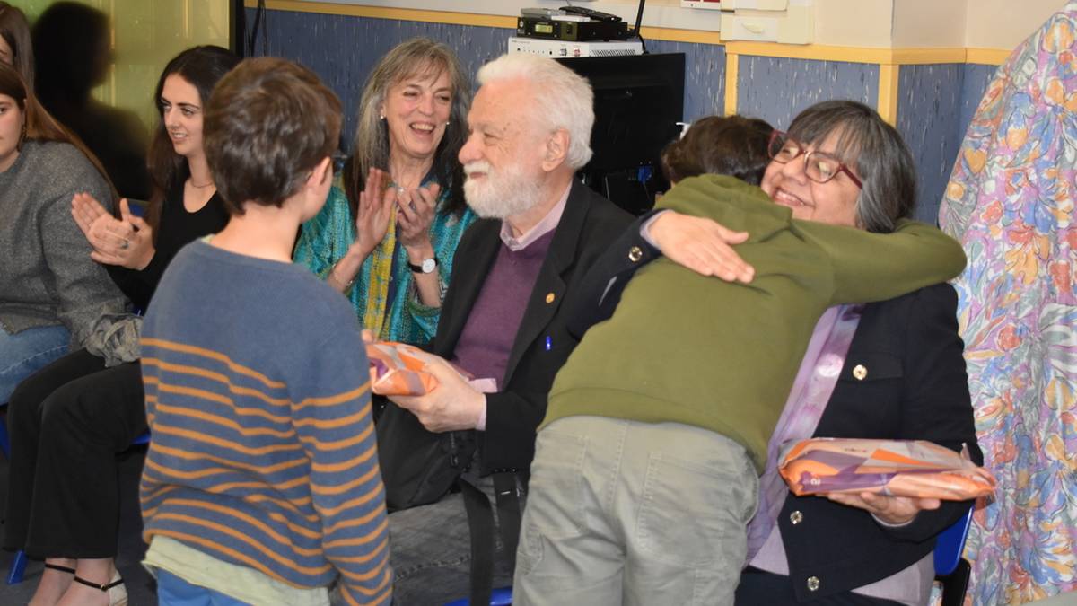Francesco Tonucci pedagogo italiarraren bisitaldia Zizurkilgo Mendigain eskolara