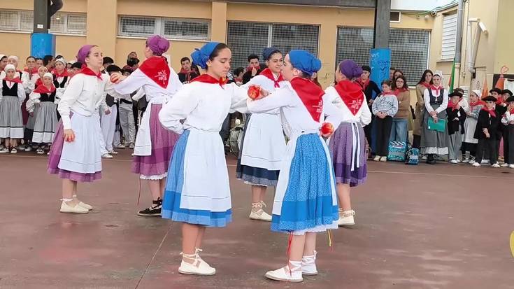 Andoaingo 35. Euskal Jaialdia: Otxandioko dantza taldea