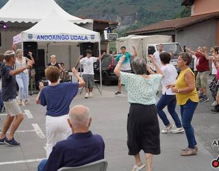 Erromeria polita Elustondo anai-arreba trikitilariekin
