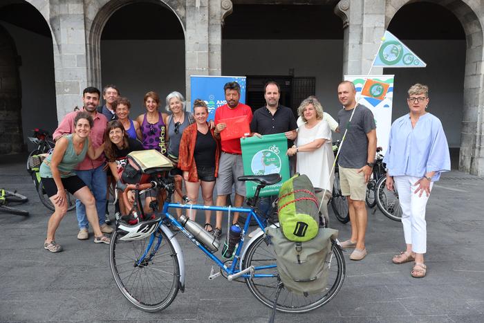 Andoaingo Udalak harrera egin die COP31 Bike Ride ekimeneko kideei