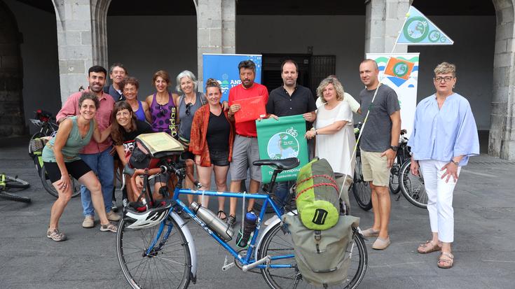 Andoaingo Udalak harrera egin die COP31 Bike Ride ekimeneko kideei