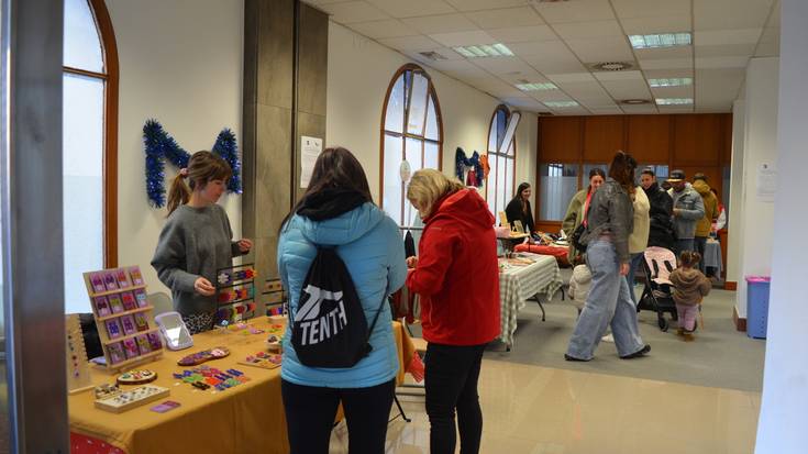 Milatik gora bisitari inguratu dira Larramendi Bazkunak antolatu duen Gabonetako Azokara