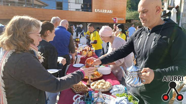 Hitzordu gastronomikoa Asteasuko plazan