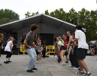 Zumba eta sagardoa, arratsaldeko osagaiak Etxeberrietako jaietan