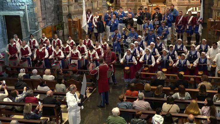 Urdanbor danborrada: "Urnieta" abestia, San Migel elizan