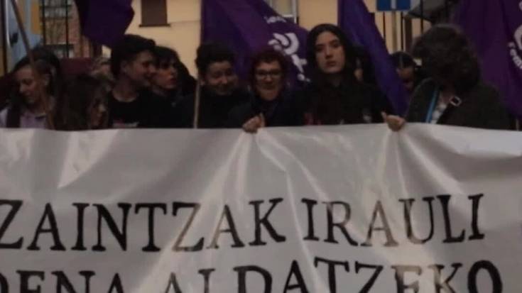 Bilera irekia deitu du mugimendu feministak