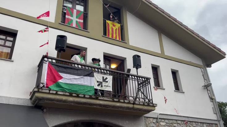 Luix Urkolaren suziriak ireki ditu Andramariak Zizurkilen