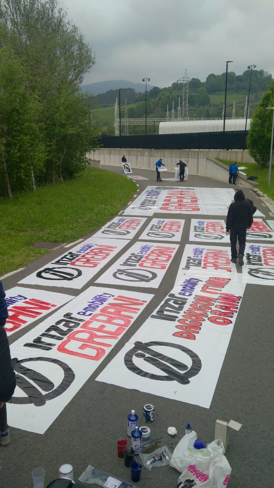 Hamar egun daramatzate greban Irizar e-mobilityko langileek