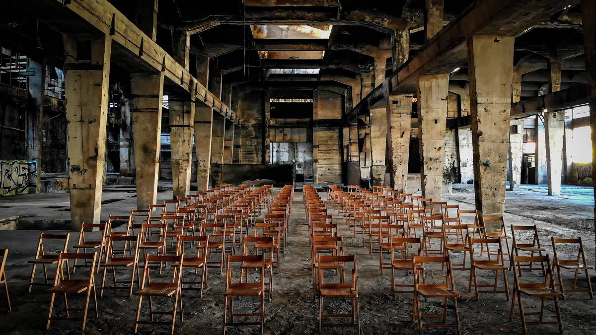 'Hutsune handi bat' dokumentala gaur, Gurea antzokian