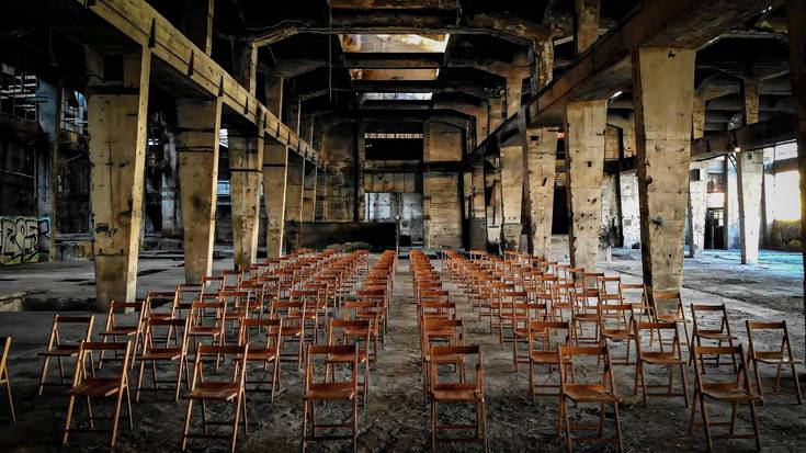 'Hutsune handi bat' dokumentala gaur, Gurea antzokian