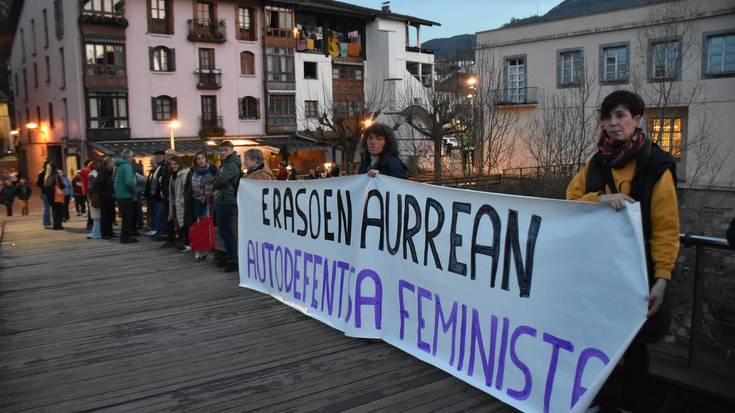 Elkarretaratzea, Sarrigurengo erailketa gaitzesteko