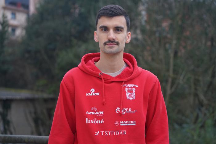 "Maila altua erakusten ari naizela sumatzen dut"