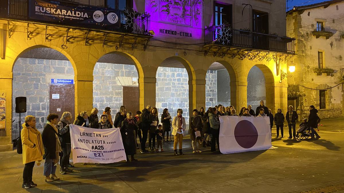 Elkarretaratzea deitu du Urnietako Udalak, hilaren 25erako