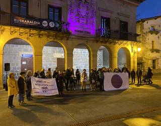 Elkarretaratzea deitu du Urnietako Udalak, hilaren 25erako