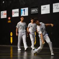 Herriarteko Pilota Txapelketako finalerdiak, igandean Adunan