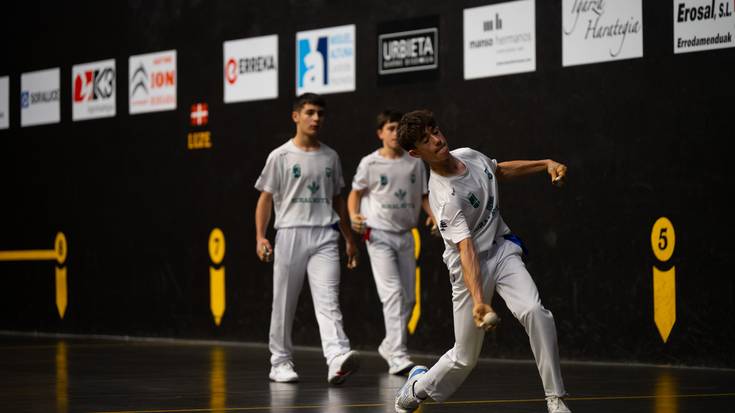 Herriarteko Pilota Txapelketako finalerdiak, igandean Adunan