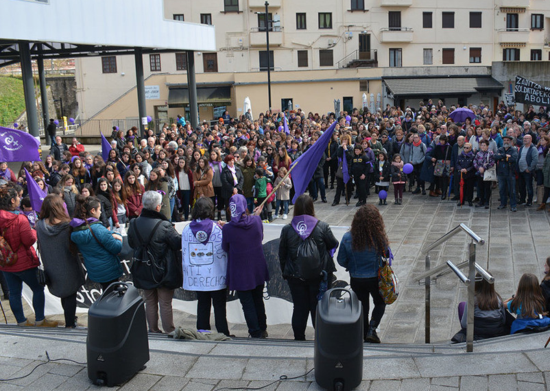 Antzerki emanaldia eta manifestazioa, datozen egunetan