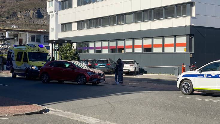 Pertsona bat zaurituta Ama Kandida etorbideko istripuan
