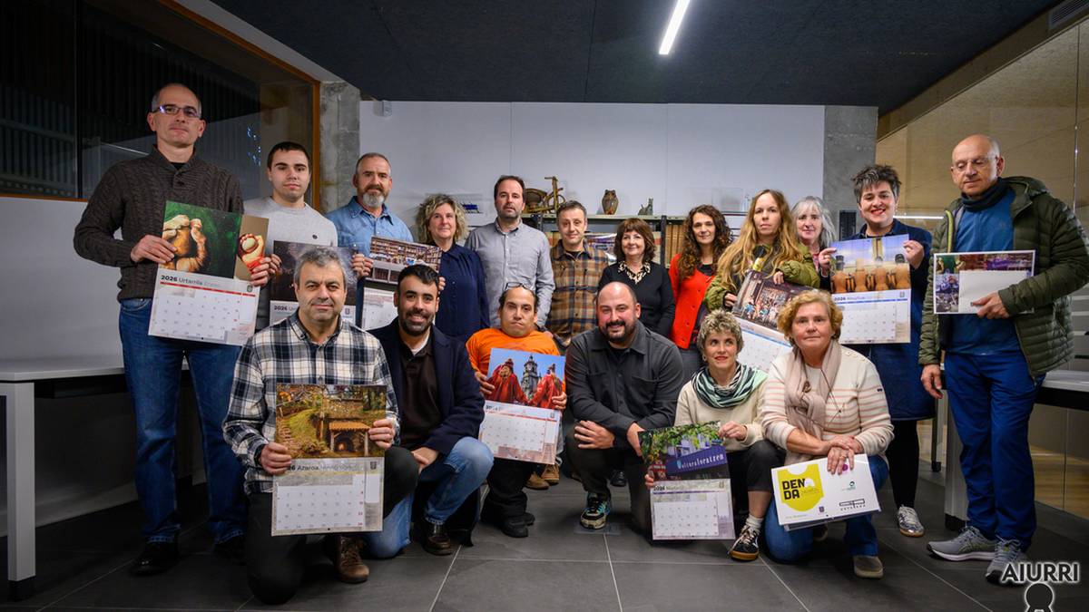 Udal egutegiko argazkilariak saritzeko ekitaldia egin zuten Udal Artxiboan