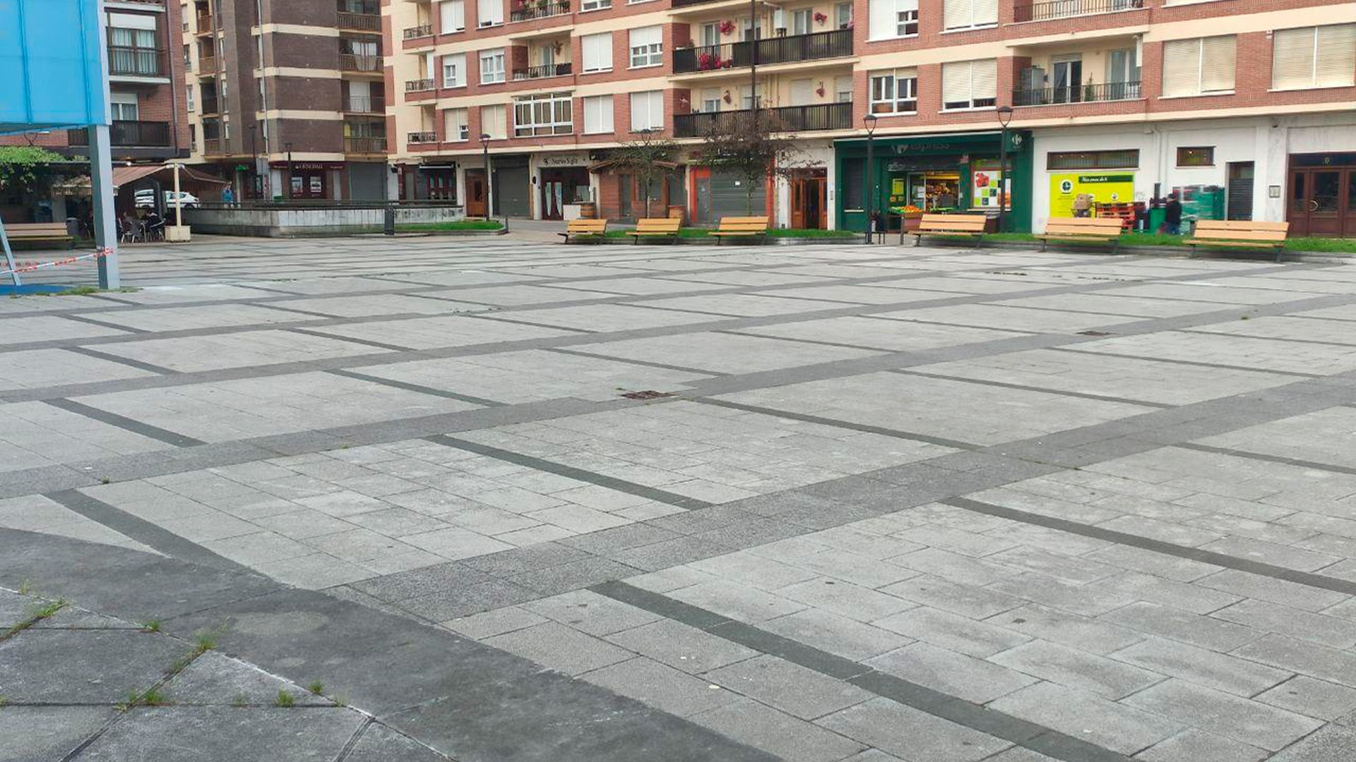 Hainbat eraso bart gauean, zaurituetako bat ospitalean dago egoera larrian