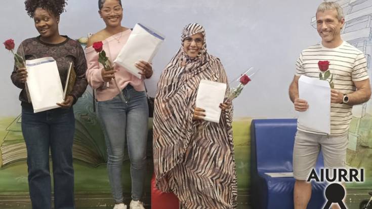 Mundu zabaleko ipuinak, Udal Liburutegian entzungai