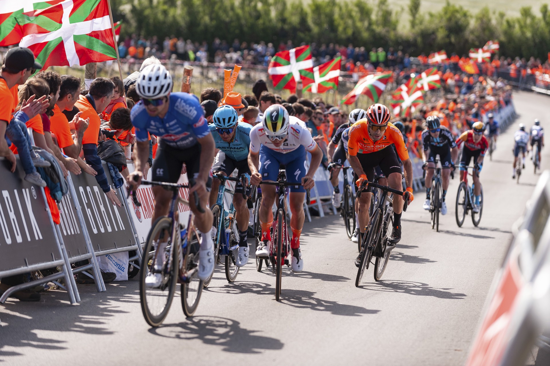 Itzulia, nazioarteko txirrindularitzaren aste nagusia