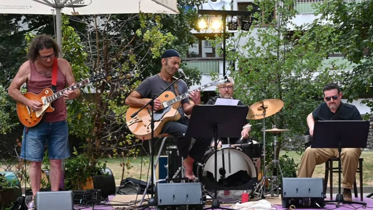 “Que Django nos perdone” laukotearen emanaldia, ekainaren 26an, San Joan plazan