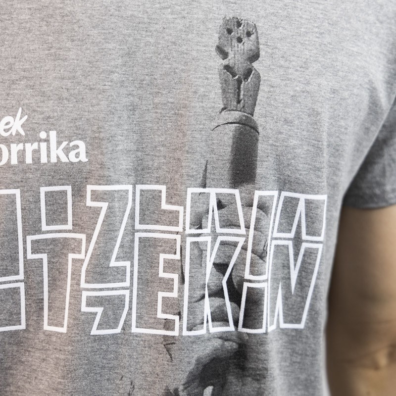 Desfilea egin du AEK-k Baionan, Korrikaren arroparekin